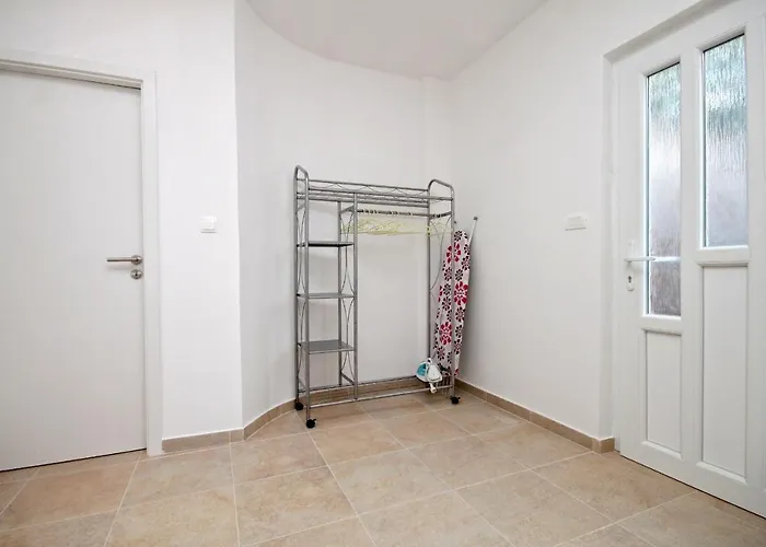 Apartments By The Sea Rastici, Ciovo - 9208