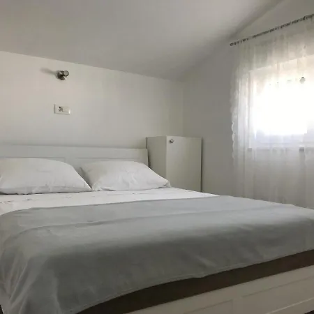 Apartments By The Sea Rastici, Ciovo - 9208 *